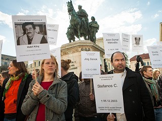 Verteidiger reichen Entbindung ein