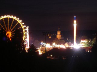 Friedliches Volksfest?